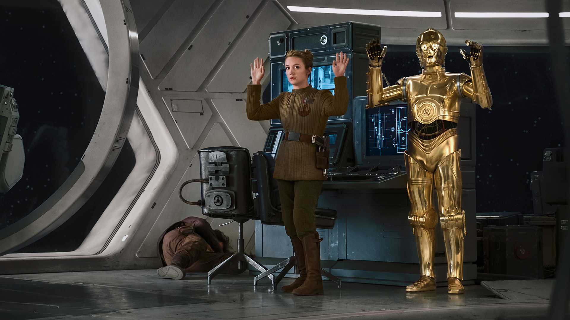 Lt. Connix and C-3PO