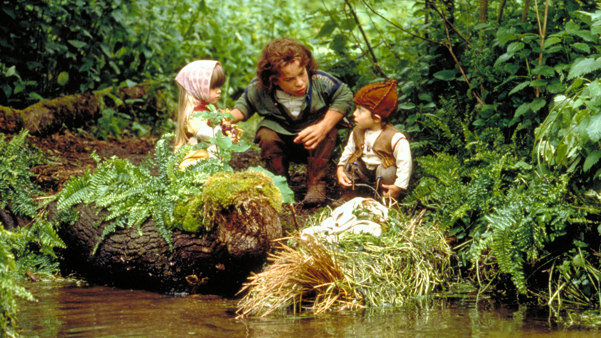 Willow and his children discover Elora Danan