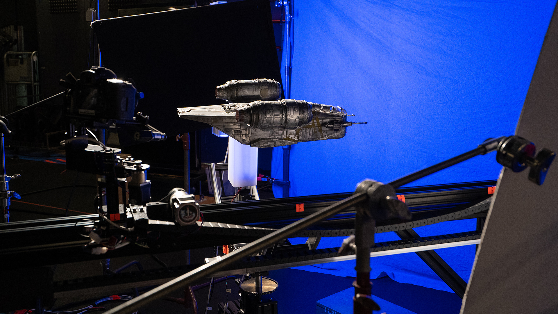 The Razor Crest being filmed by ILM's new motion-control camera