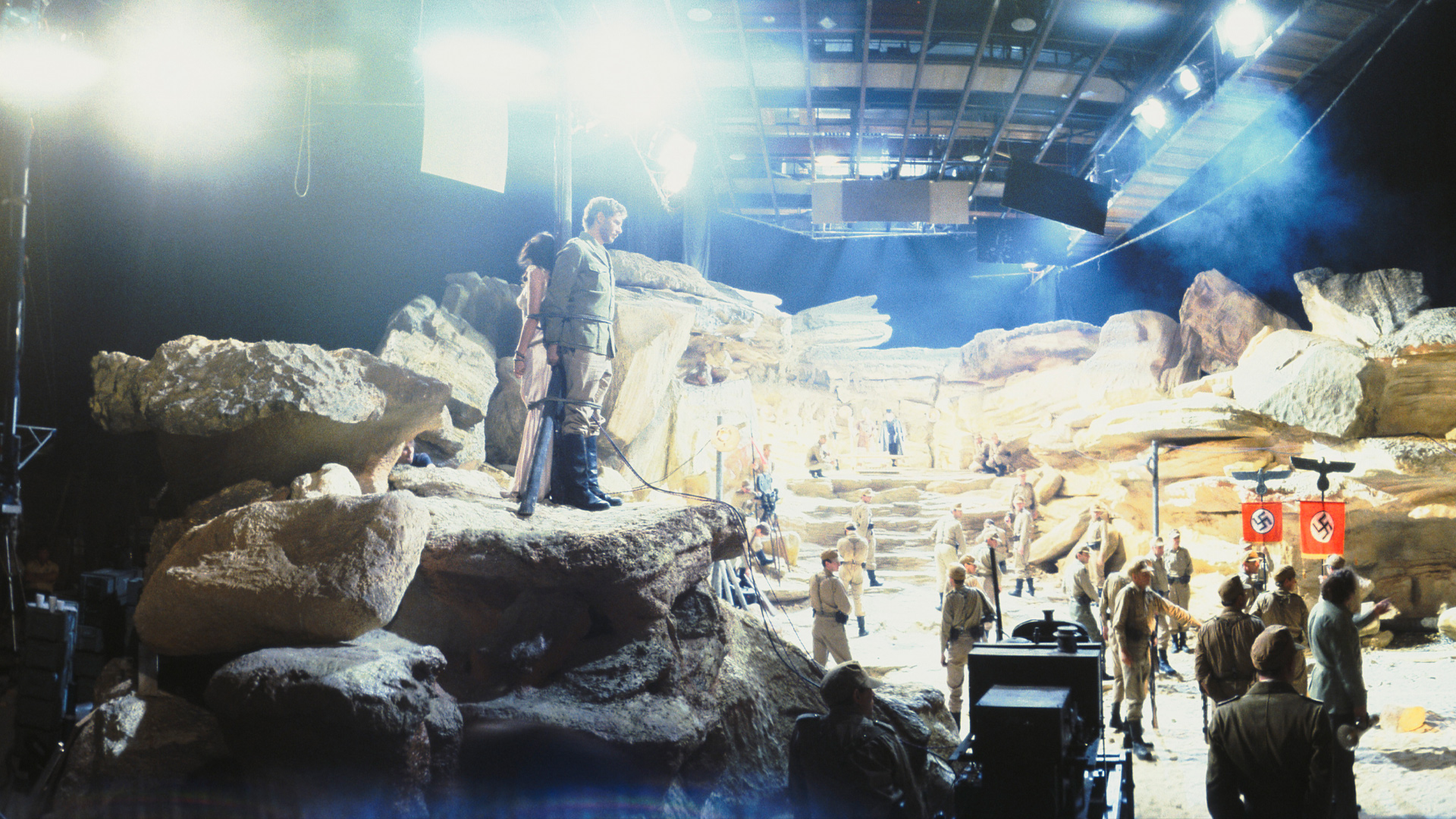 Behind the scenes of the Ark open in Indiana Jones and the Raiders of the Lost Ark