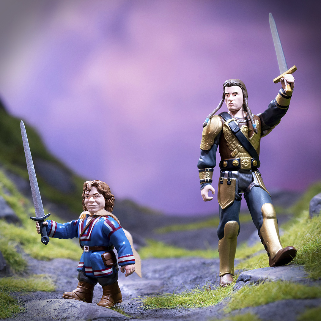 Willow ReAction Figure Willow and Madmartigan holding up their swords